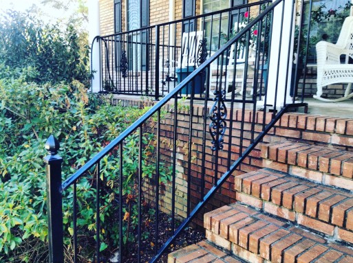 How to Refinish Your Wrought Iron Railing 